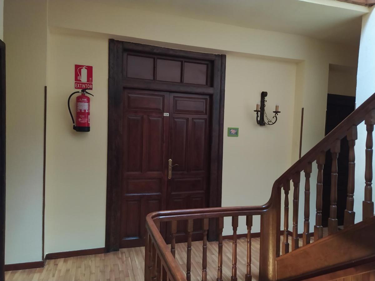 Hostal Urbion Vinuesa Esterno foto